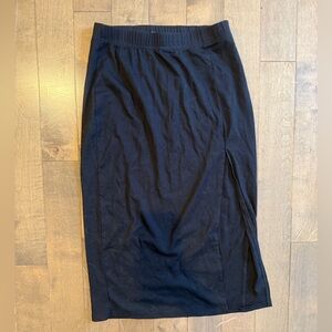 Elegant Black Women's Midi Skirt With Slit